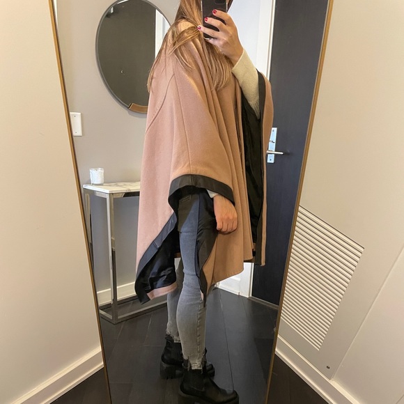 70% Wool blend club monaco poncho - Picture 3 of 11